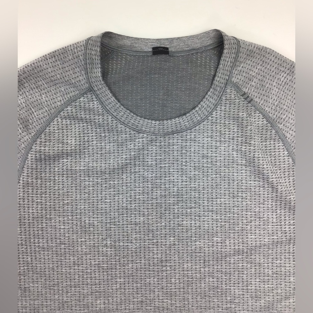lululemon metal vent tech t shirt men’s medium gray - Picture 2 of 5